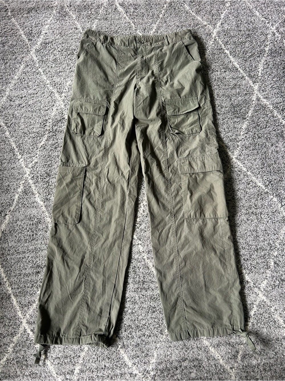Women’s lightweight green Utility Cargo Pants with Drawstring Hem